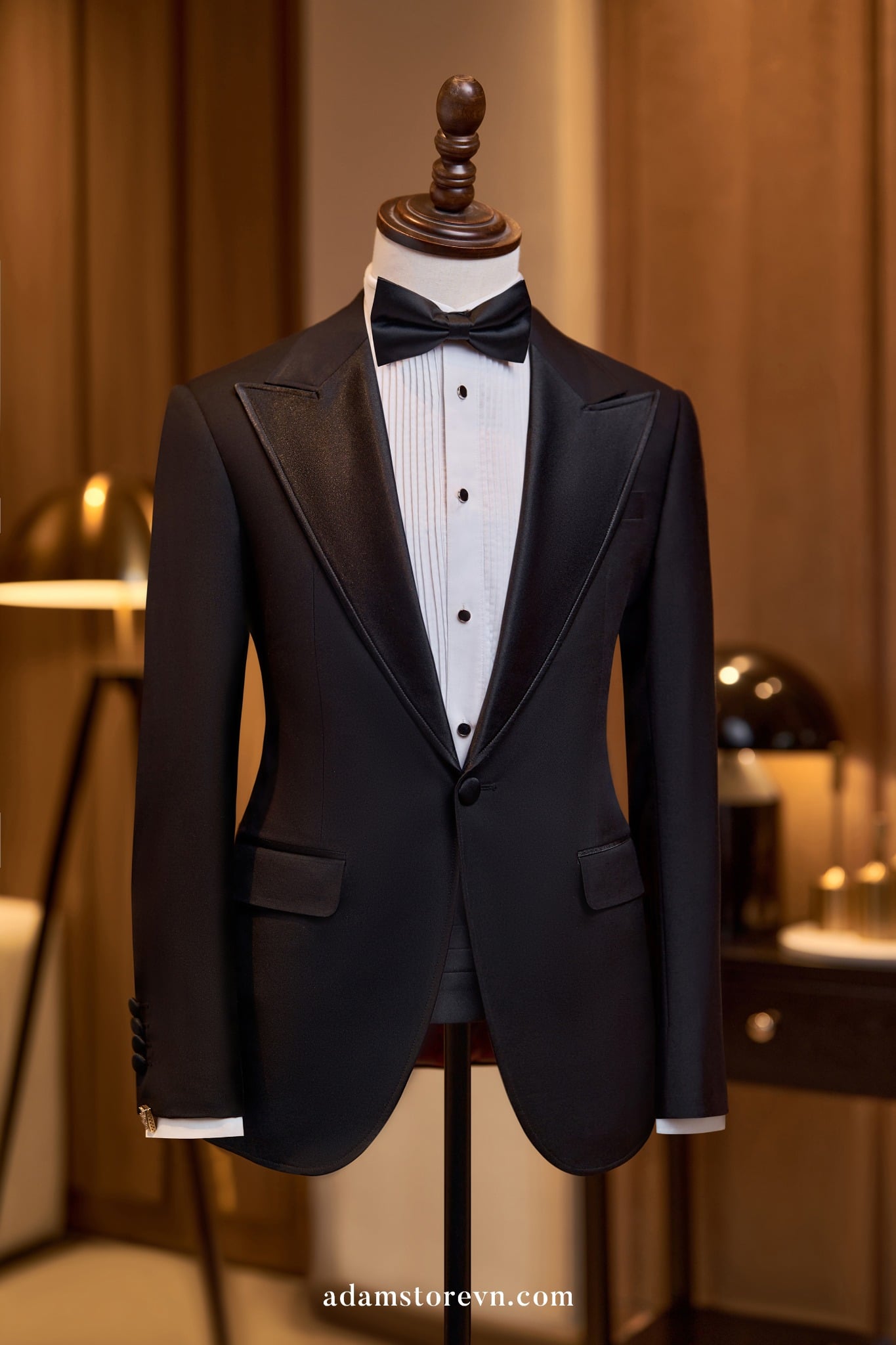 Áo Vest Đen Cổ Nhọn Bóng 1 hàng khuy The Tuxedo - Txv169