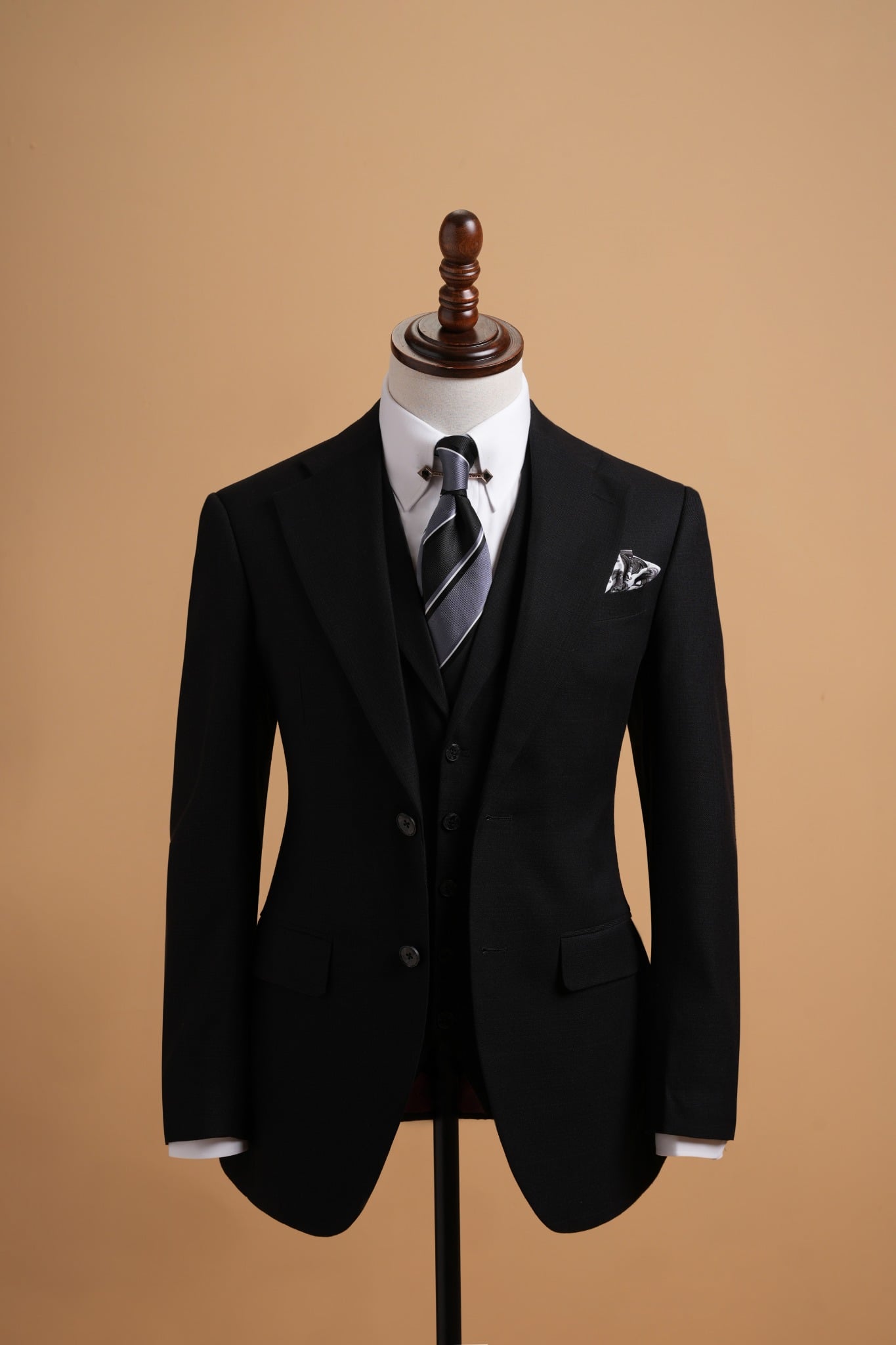 Áo vest đen kẻ cổ ve khuyết 1 hàng khuy Adam Store - AV348