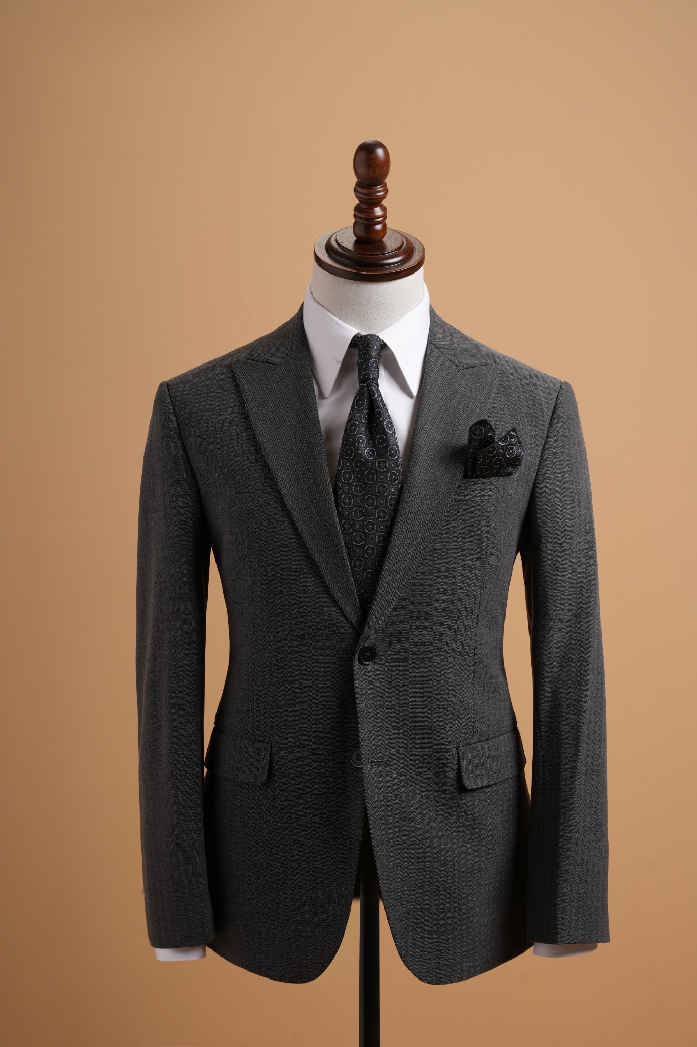 Áo vest ghi tối sọc chìm cổ ve nhọn 1 hàng khuy Adam Store - AV328