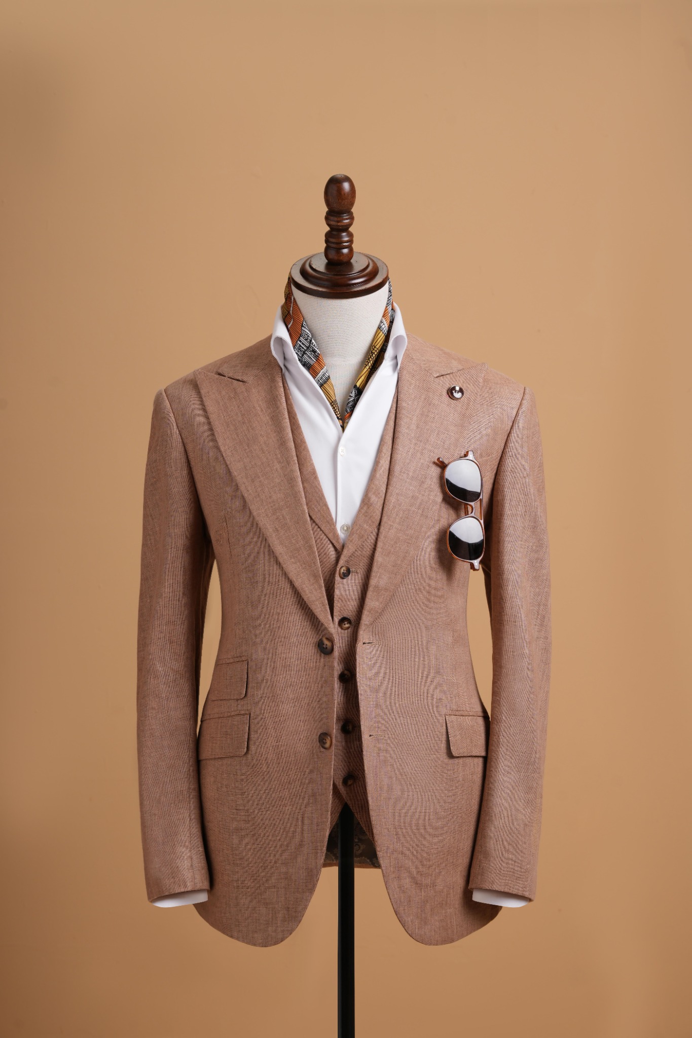 Áo vest nâu đất cổ ve nhọn 1 hàng khuy Adam Store - AVTN06