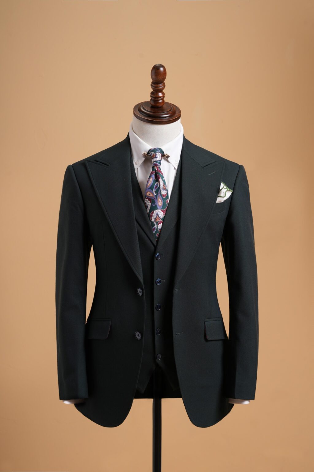 Áo vest xanh rêu cổ ve nhọn 1 hàng khuy Adam Store - AV360