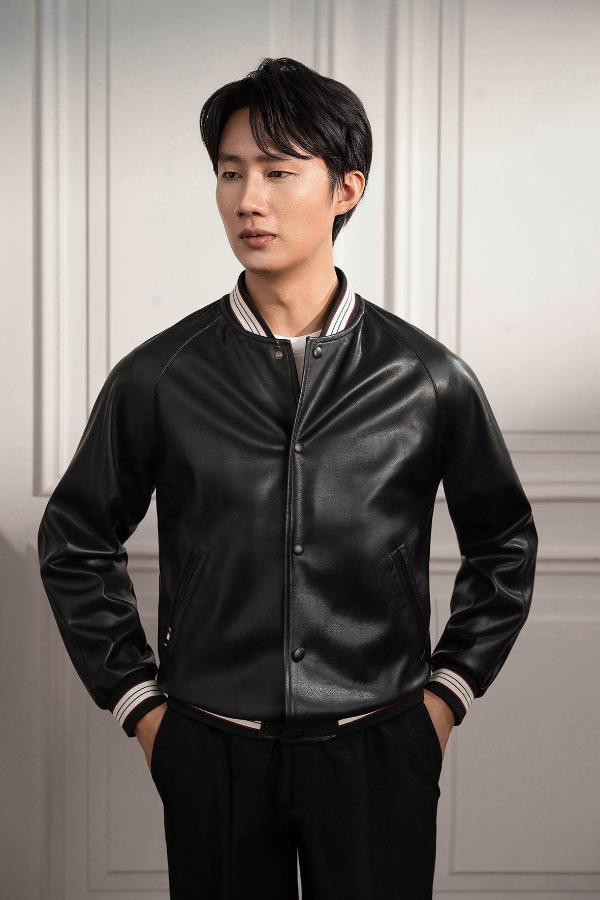 Áo khoác da đen trơn cổ sọc trắng ADAM STORE – AK066