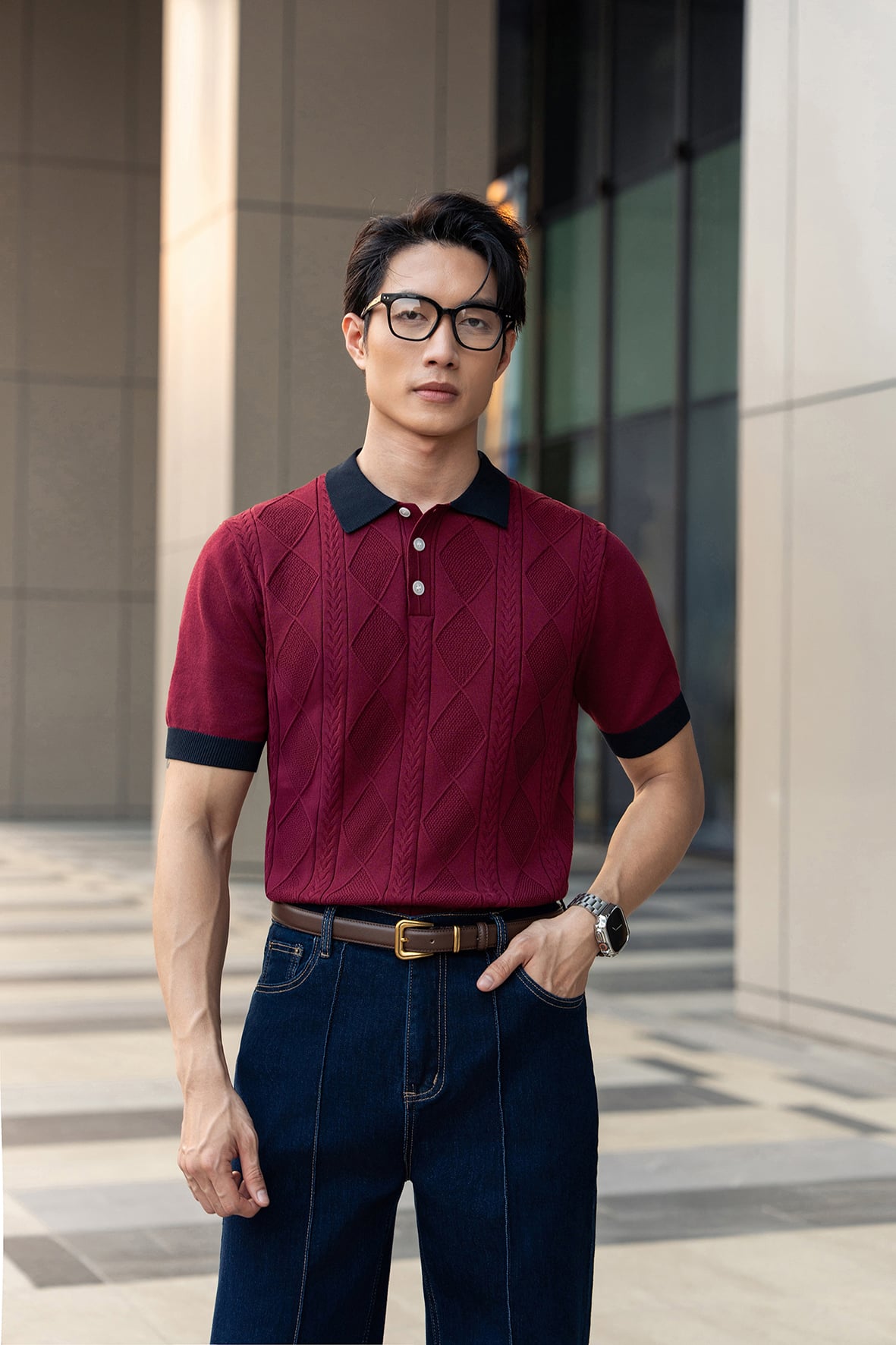 Áo mongtoghi màu đỏ đô, cổ áo và viền tay màu đen AP411