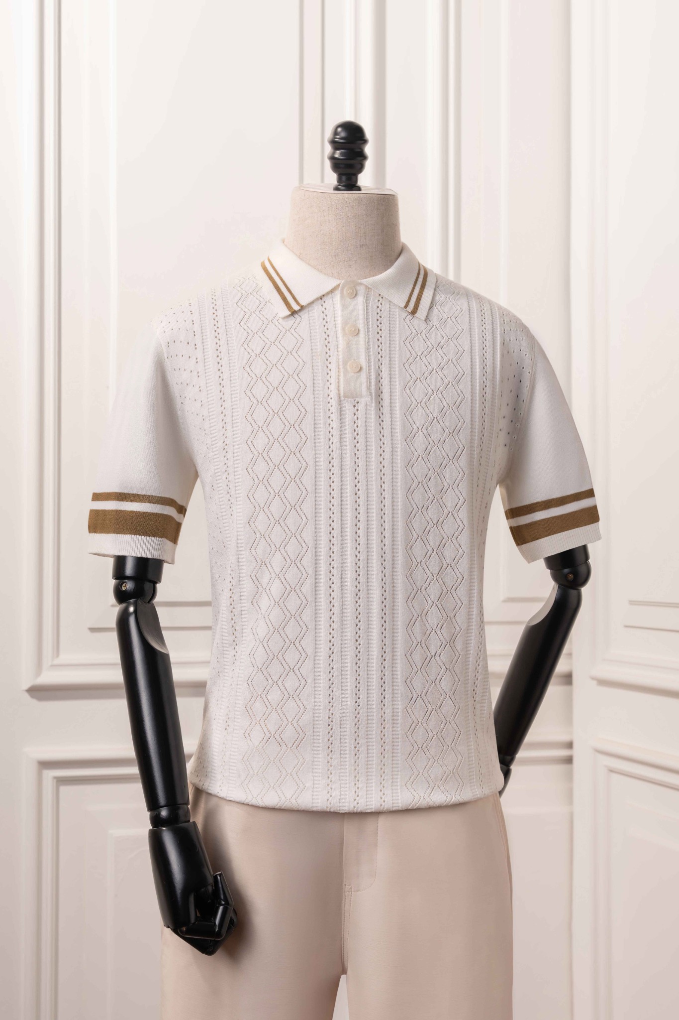 Áo mongtoghi trắng họa tiết dệt kim – AP264