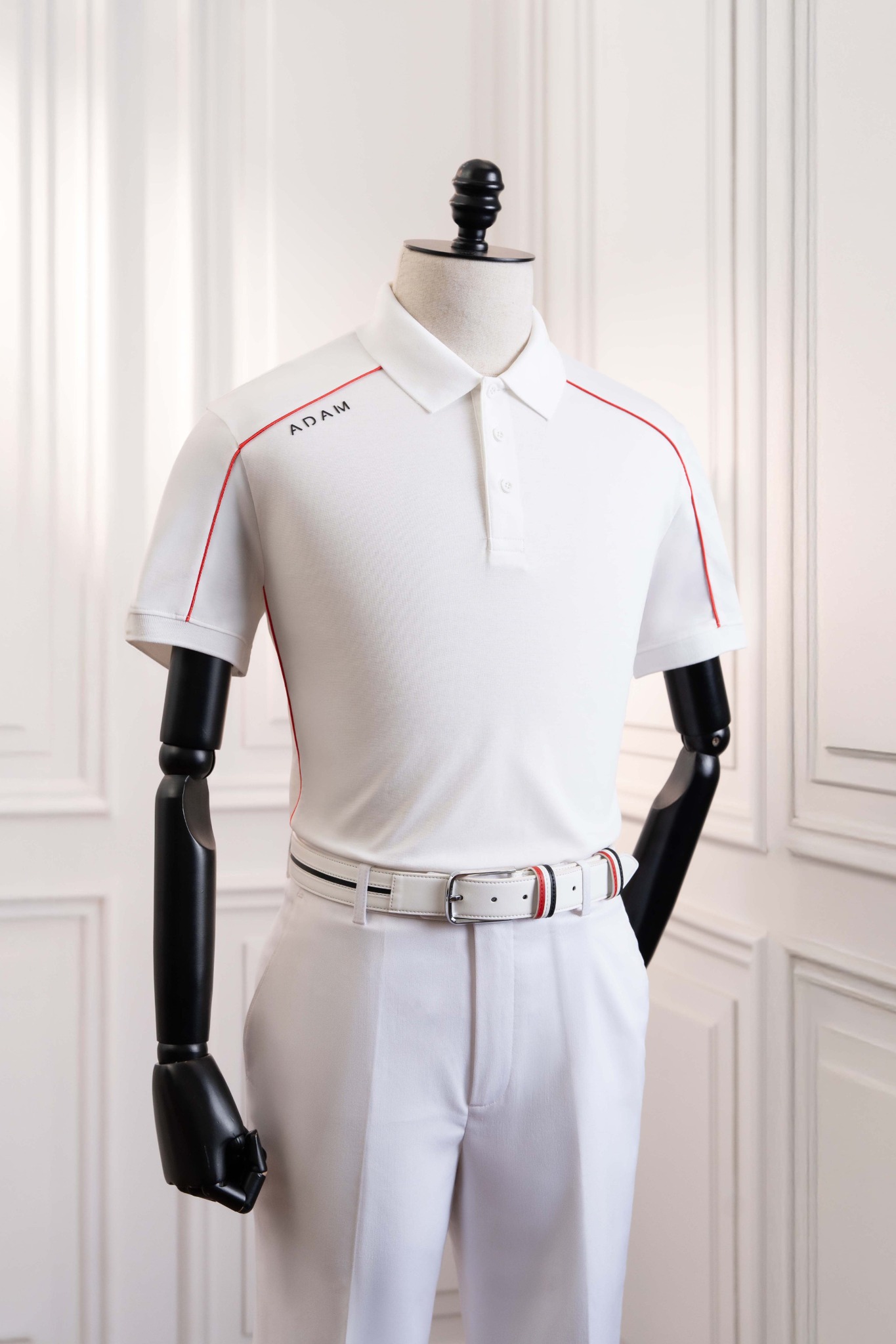 Áo polo ngắn tay trắng, kẻ đỏ thân và vai áo Adam Store – AP249