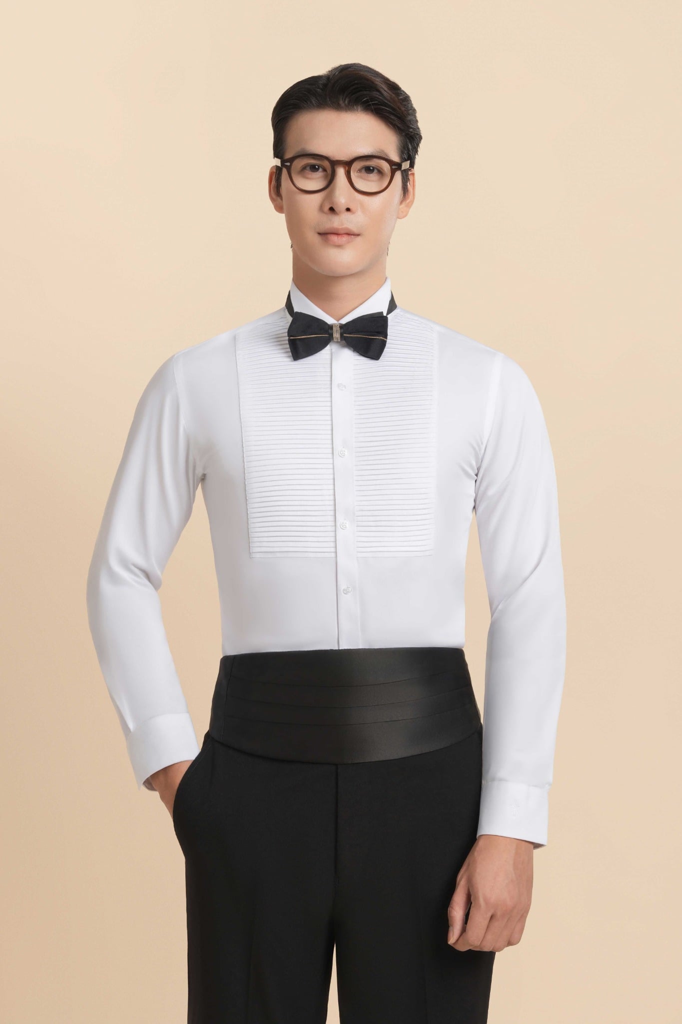 Áo Sơ Mi Dài Tay Màu Trắng Xếp Ly Ngang The Tuxedo – TXXL9