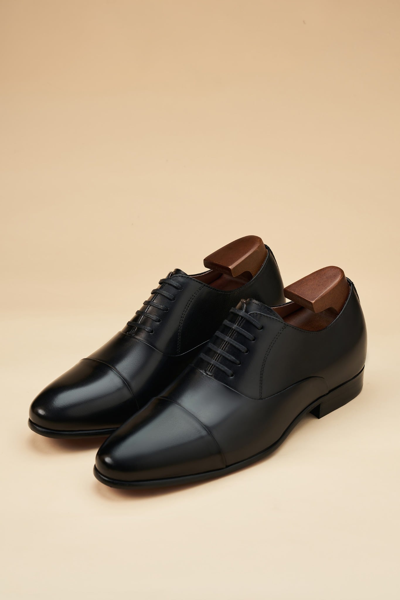 Giày nam buộc dây đen trơn ADAM STORE – GTX014D