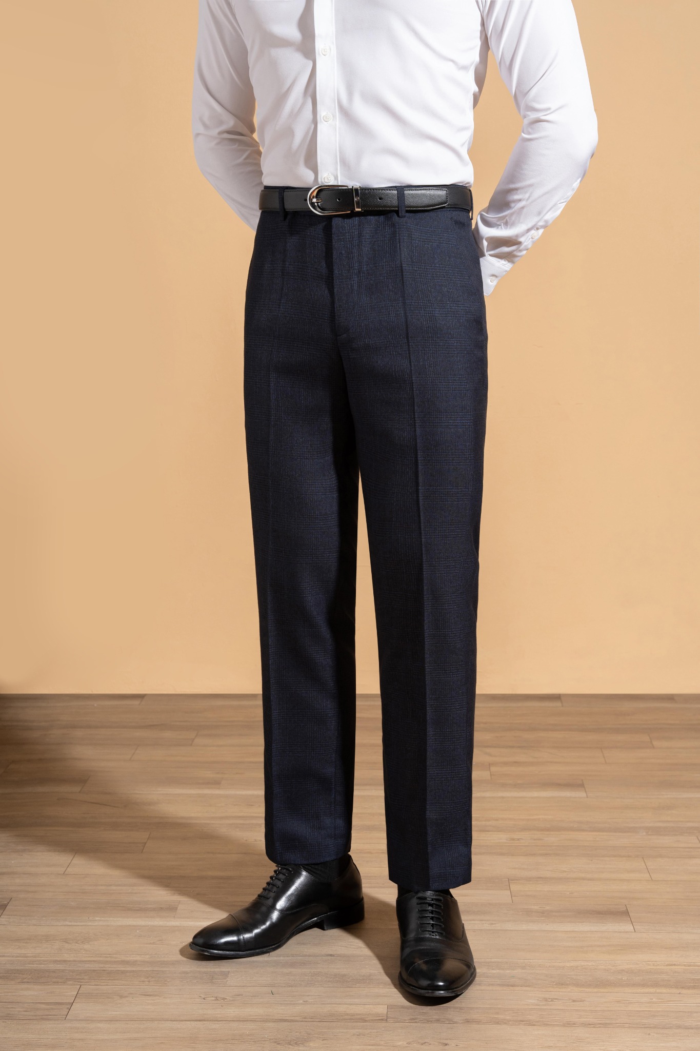 Quần Âu Màu Xanh Kẻ Đen Adam Store – Q350