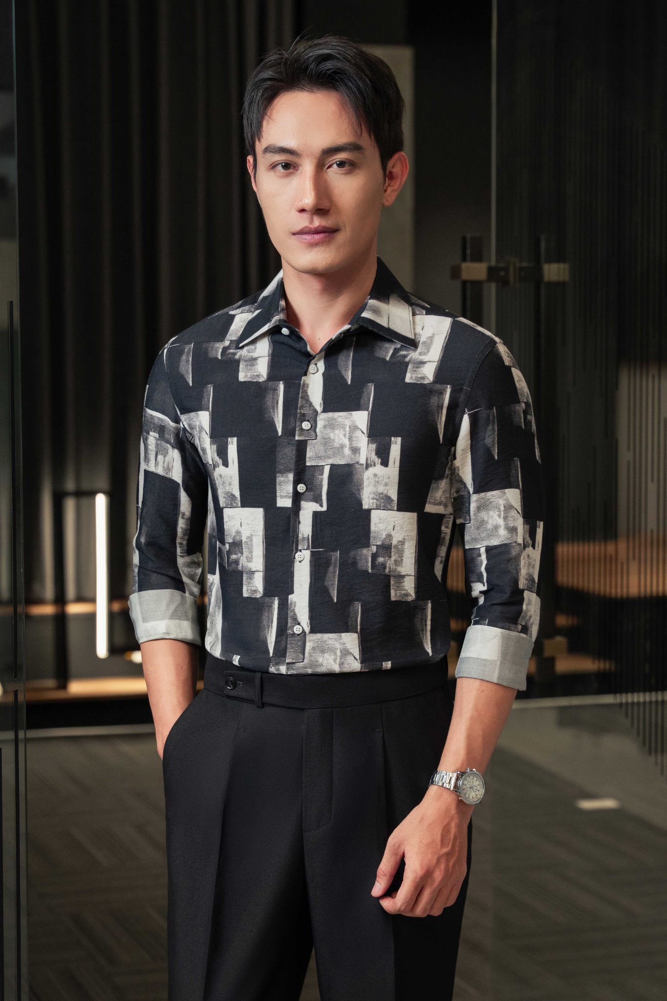 Sơ mi dài tay đen họa tiết ô vuông xám Adam Store – SMC176