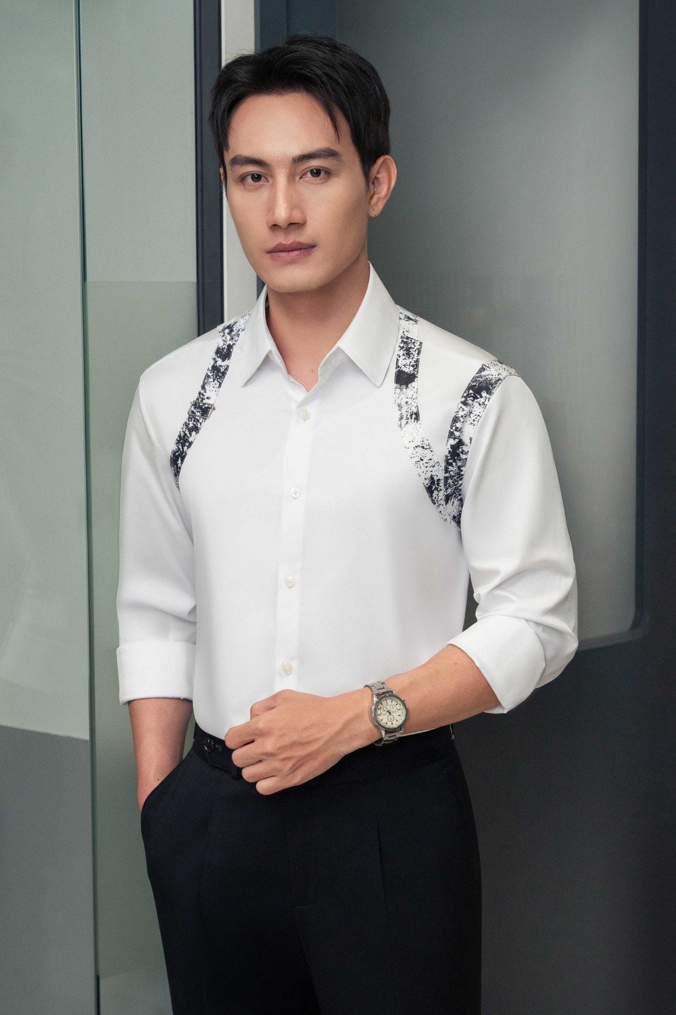 Sơ mi dài tay trắng họa tiết vai áo Adam Store – SMC183