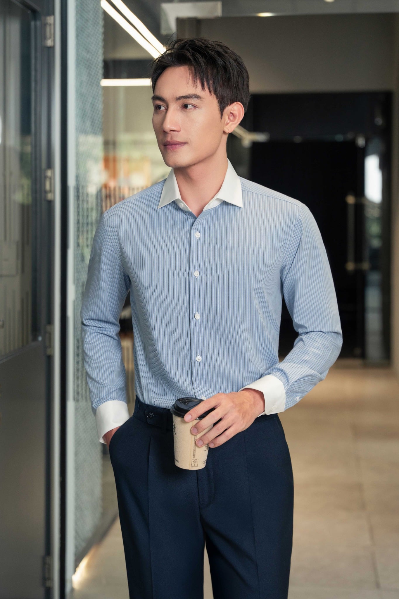 Sơ mi dài tay xanh công sở sọc trắng Adam Store – SMC195