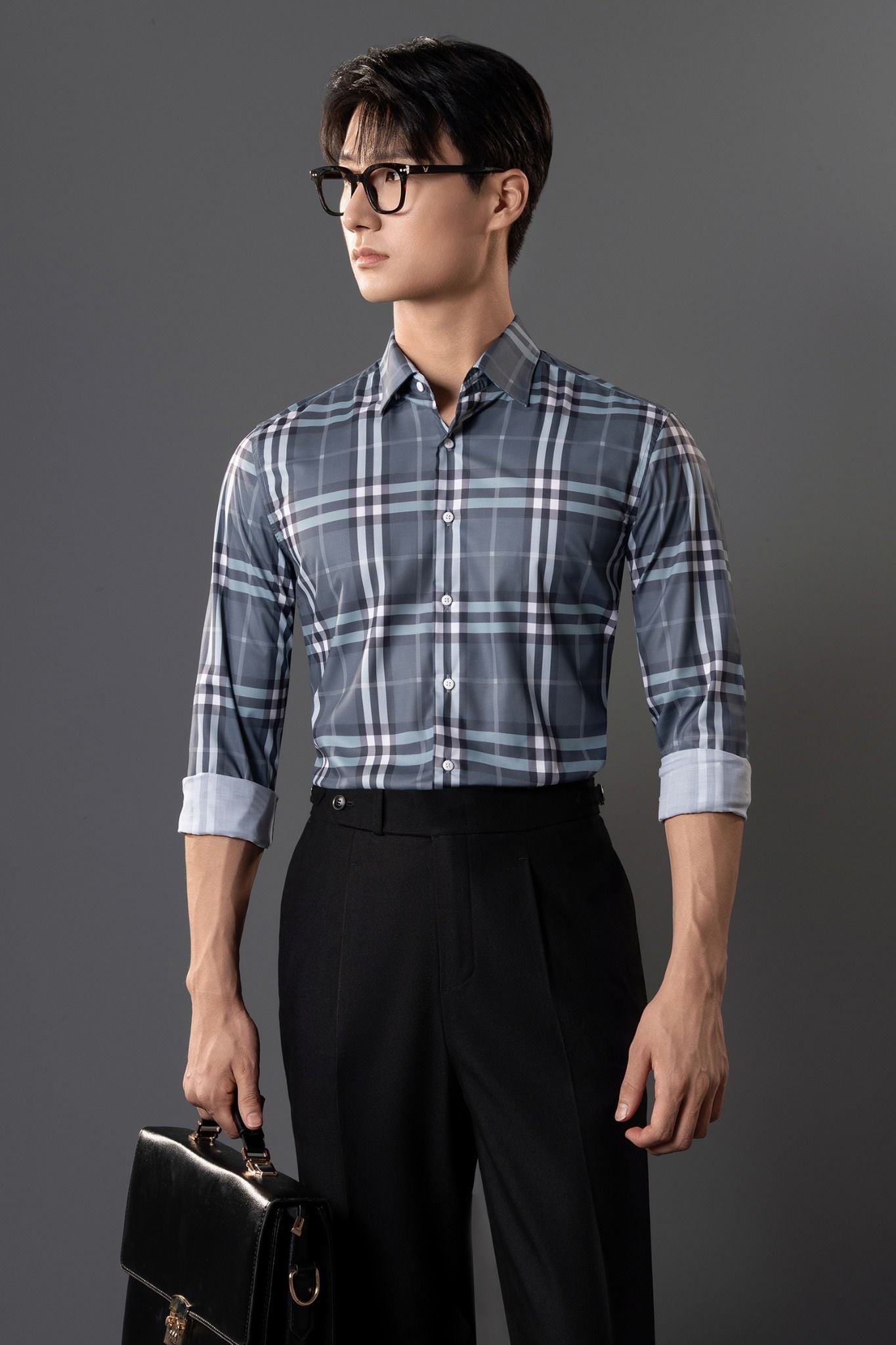 Sơ mi dài tay xanh kẻ vuông Adam Store – SMC164