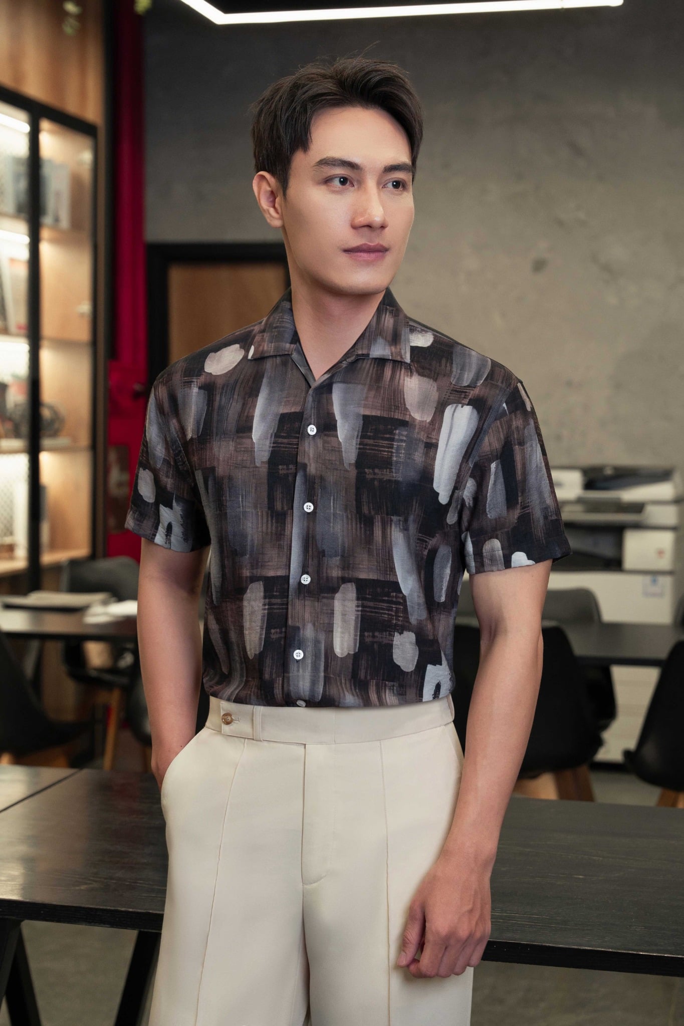 Sơ mi Ngắn Tay CT25 nâu họa tiết Adam Store – SNC030